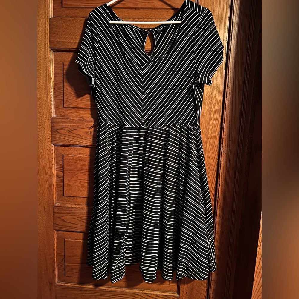 Torrid Elegant Black and White Striped Dress Aline summer short sleeve emo soft